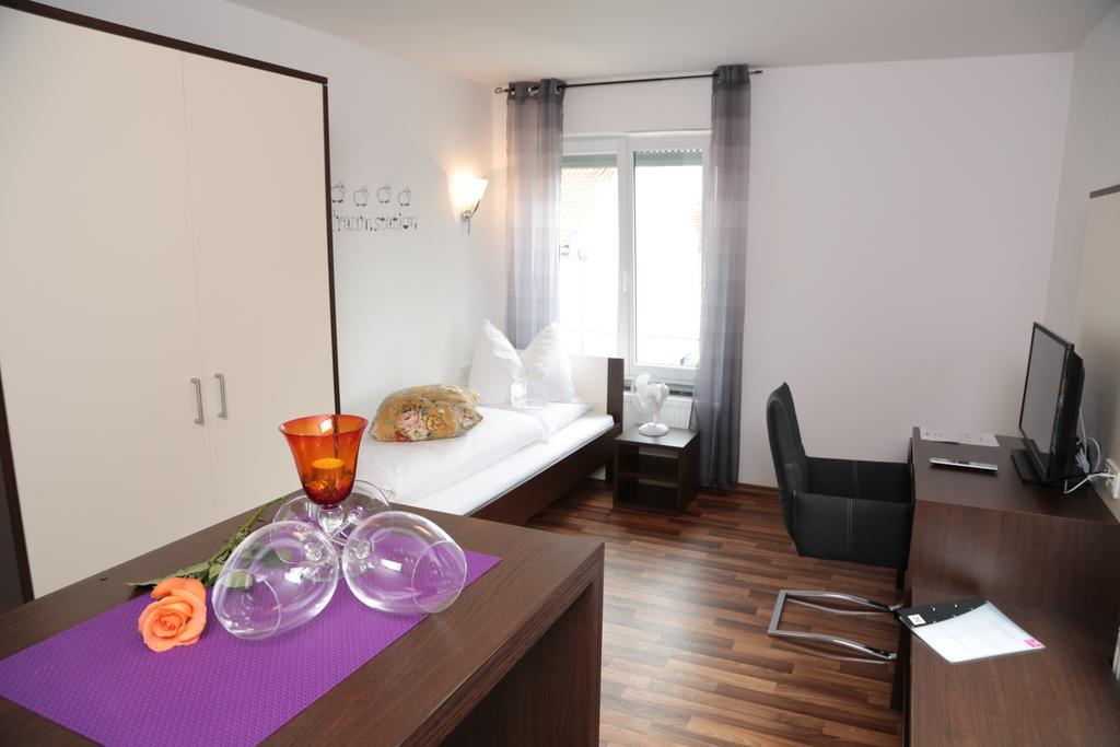 Hotel Am Marktplatz Gangkofen Habitación foto